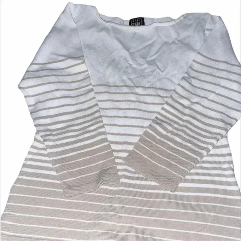 Finite studio size small petite‎